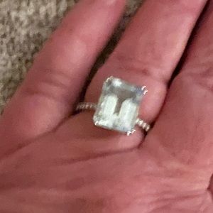 Effy white gold, diamond and aqua marine ring